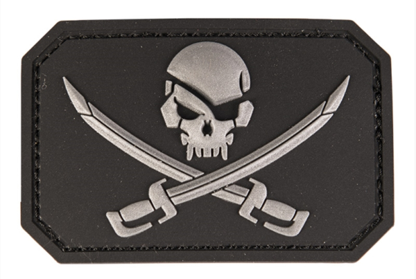 Patch PVC Tête de mort + sabre Noir 8 x 5.5cm